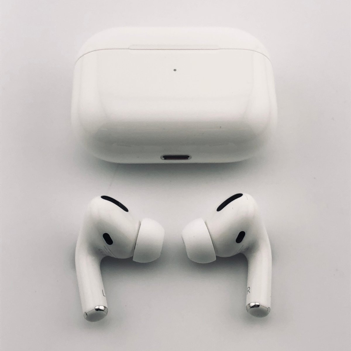 3281♭Apple AirPods Pro Apple純正 ワイヤレスイヤホン Bluetooth ノイズキャンセリング ホワイト【0410】_画像1