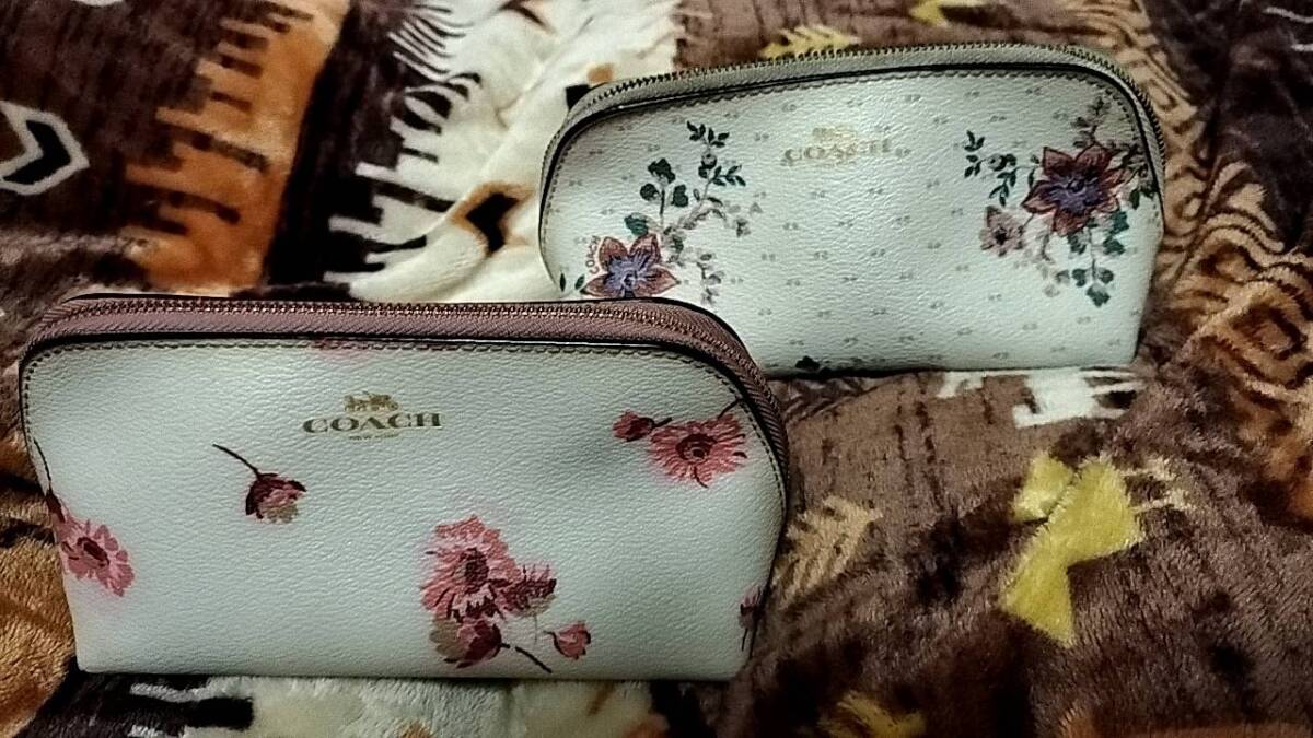 送料無料★　COACH　コーチ　ポーチ　2個セットで　花柄　化粧ポーチ_画像1