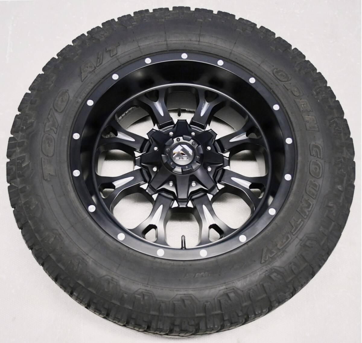 HUMMER ハマー H2 FUEL KRANK D517 20インチ 10J 8穴 165.1 マットブラック TOYO 35×12.50R20 タイヤ付 4本_画像2