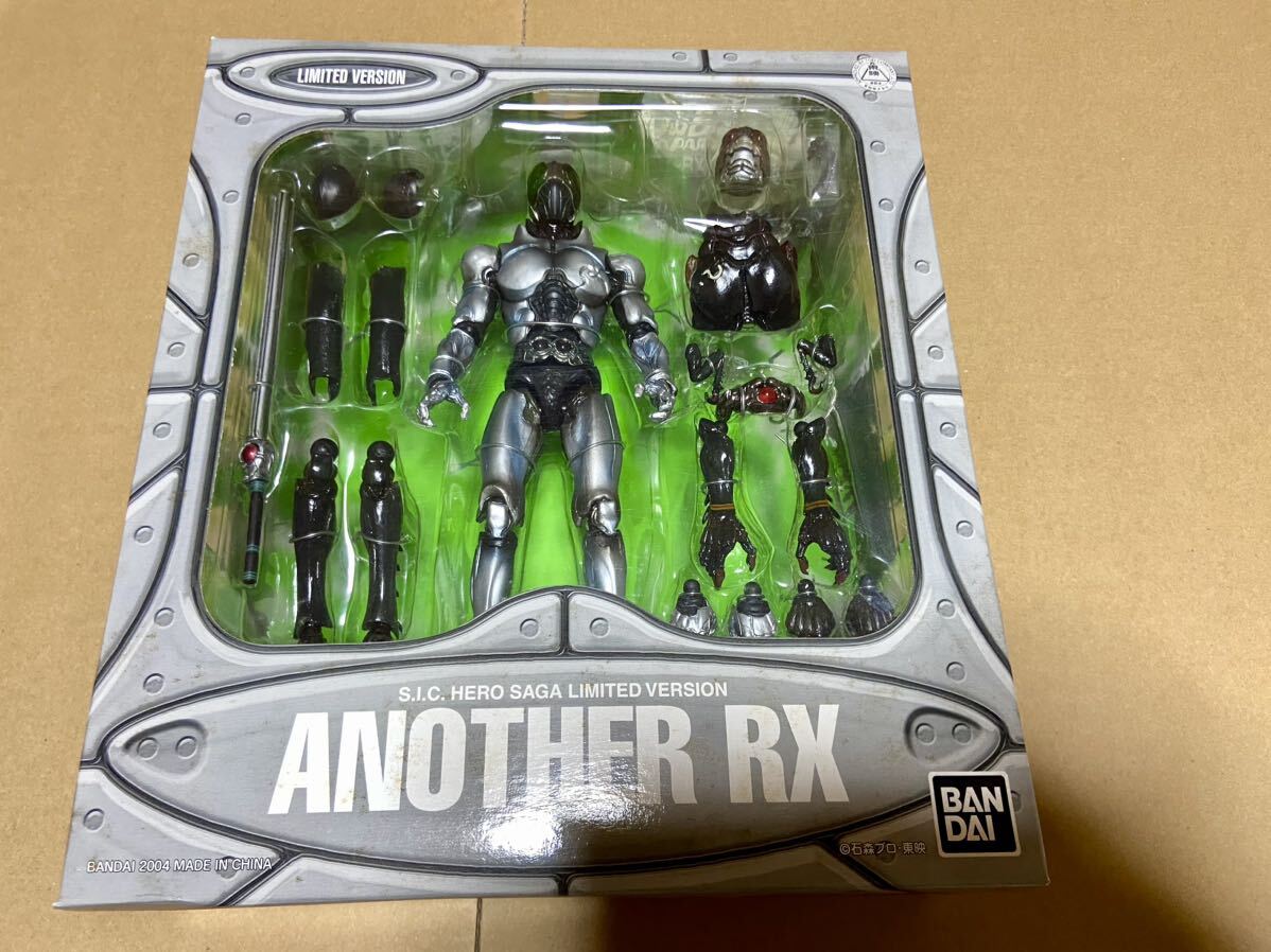  unopened 4 point S.I.C. Kamen Rider black + hole The -RX+ shadow moon + hole The - shadow moon Bandai 