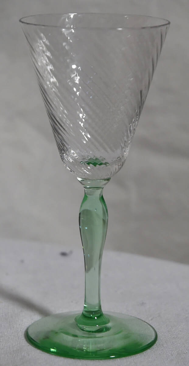443 ヴィクトリアン ウラン硝子 リキュールグラス ワイングラスX4_画像4