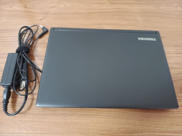 【美品】TOSHIBA PR73UBAA437AD81 dynabook R73/U Win10pro Core i5 6300U 2.4GHz 8GB 500GB_画像3