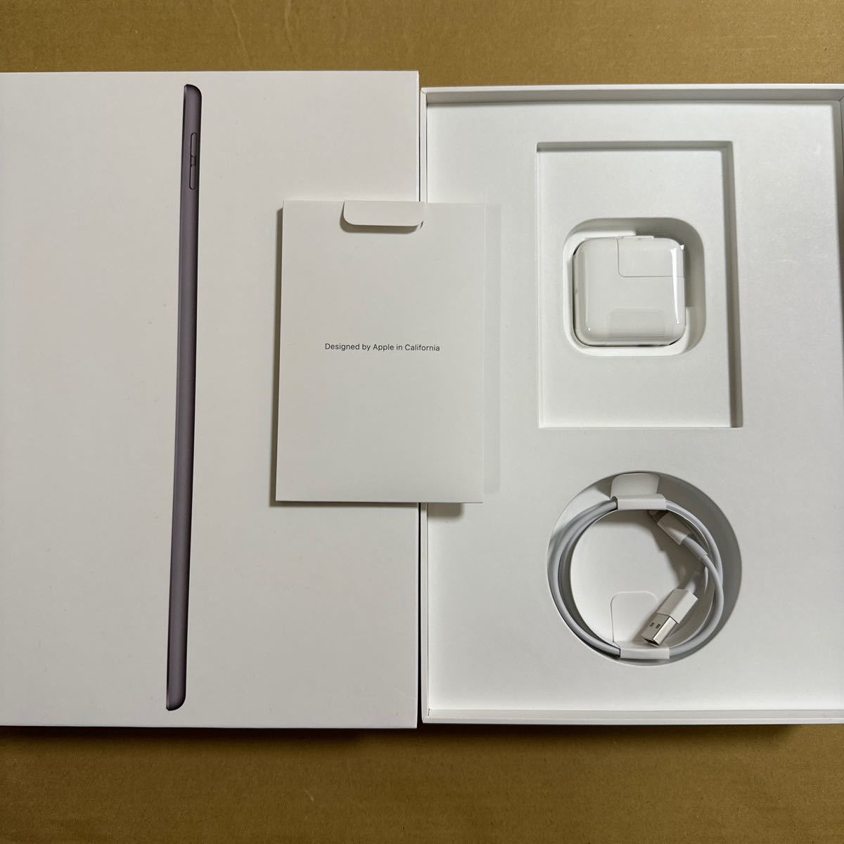 iPad 第7世代の箱と付属品 本体ありません Apple の画像1
