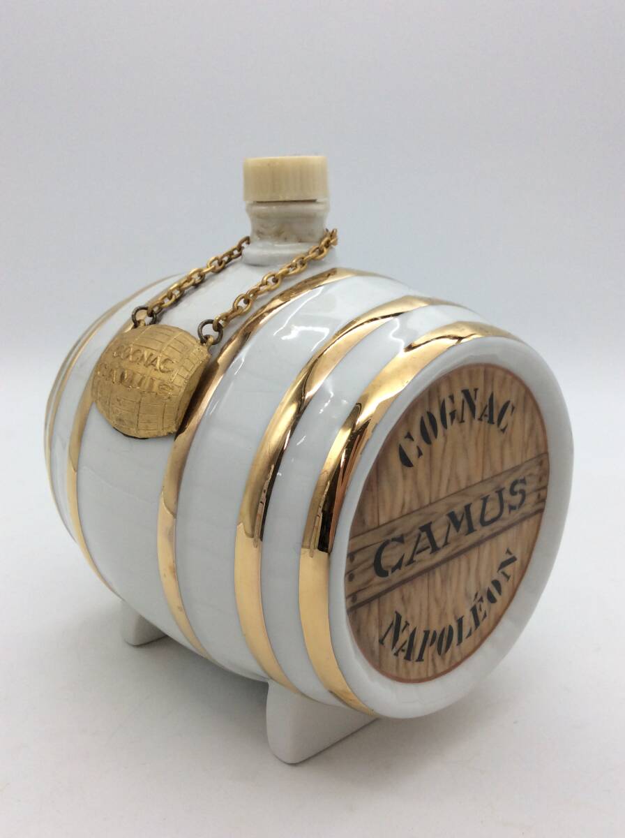 ＃0876 未開栓・液漏れあり COGNAC CAMUS NAPOLEON コニャックカミュナポレオン 樽型 700ml 1007g の画像1