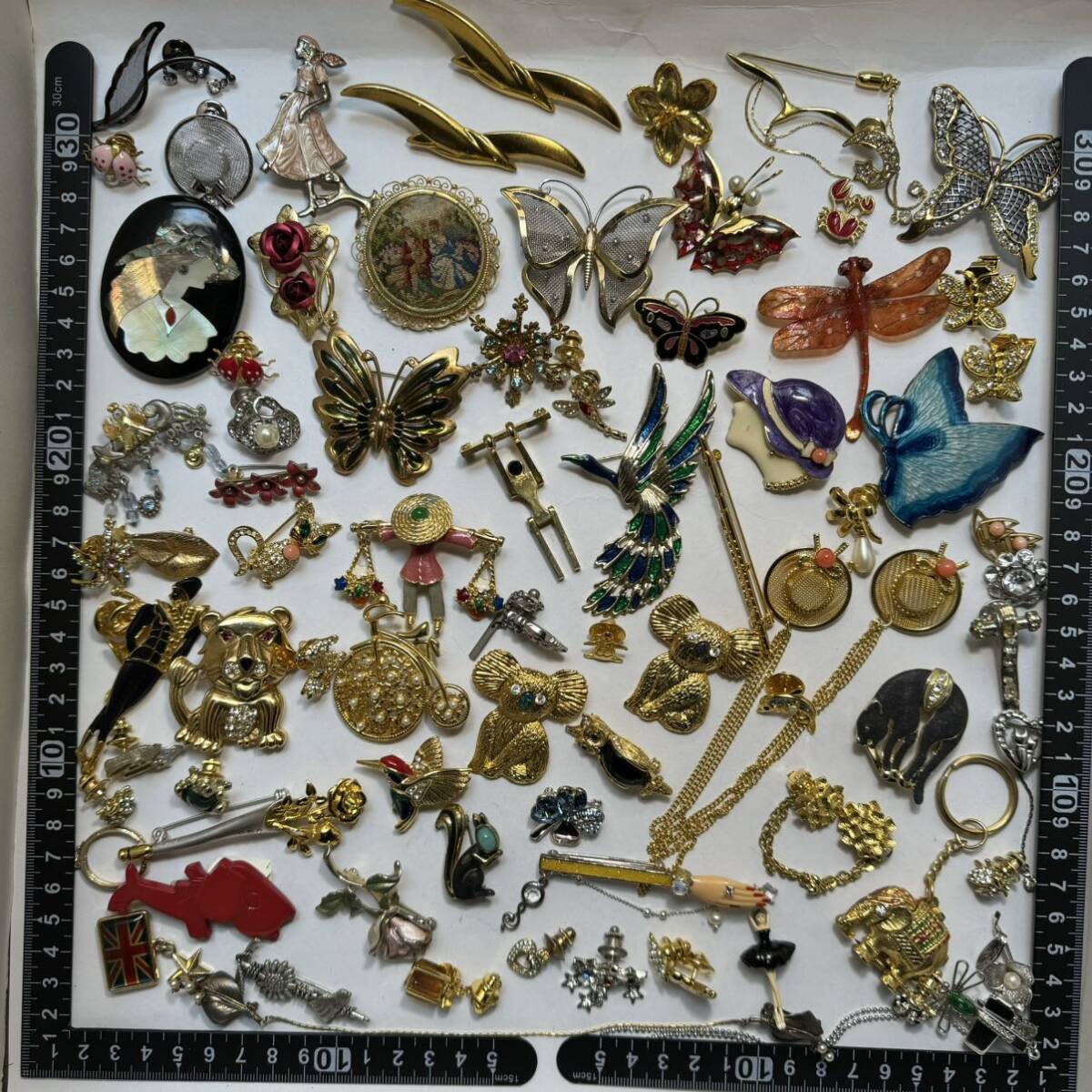  brooch accessory set large amount 80 point together animal dog cat bird . butterfly ....piero pin warehouse storage goods flima