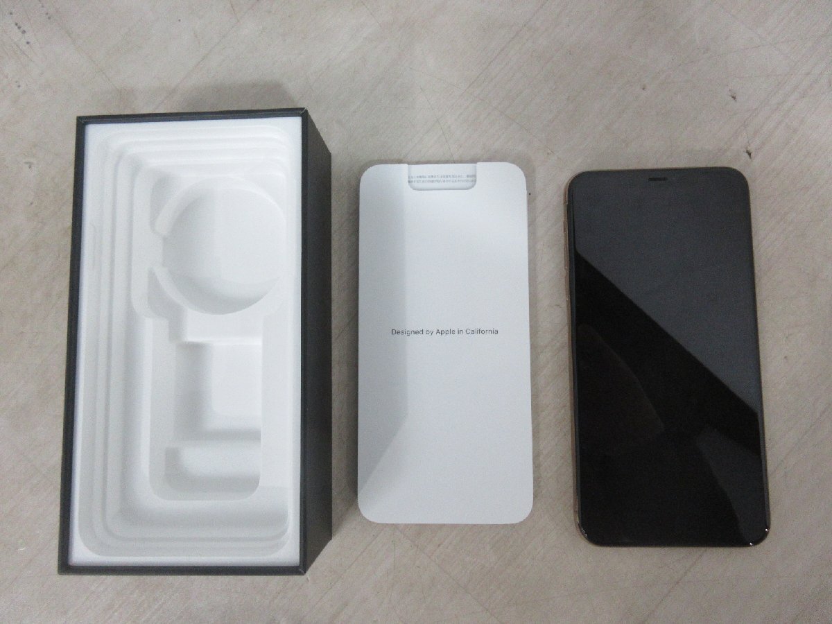 4916 中古美品！Apple iPhone 11 Pro MaX 64GB 6.5インチ 12MP超広角カメラ 耐水・防水 顔認証 NWHG2J/Aの画像5