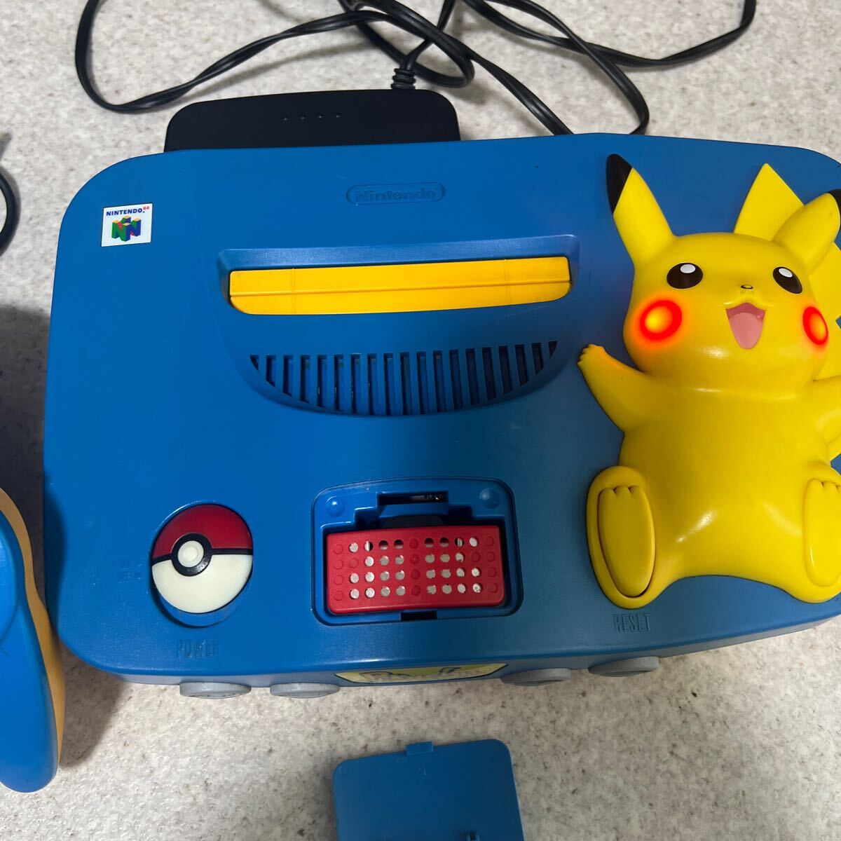 NINTENDO64 Pikachu NUS-101(JPN)ピカチュウ本体 コントローラ アダプター 任天堂64の画像3