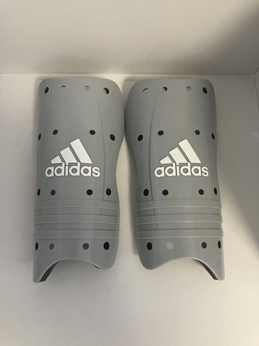 アディダス ADIDAS 脛当て サッカー プロテクター USED品の画像1