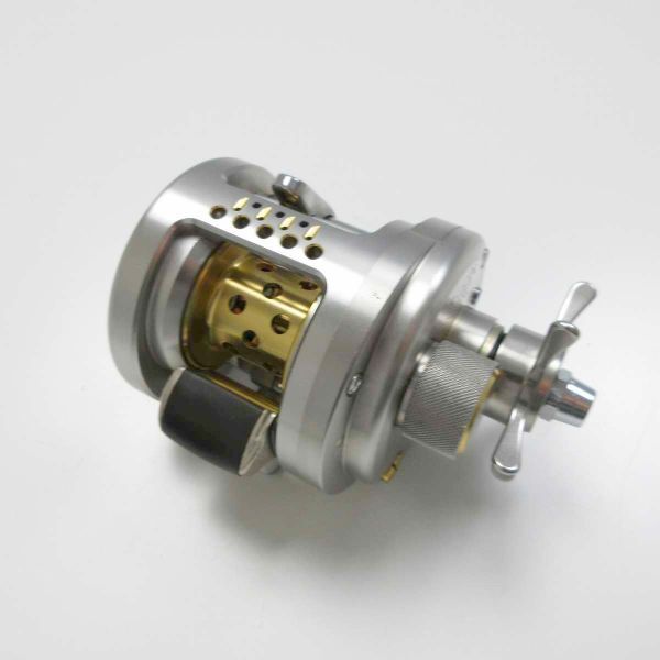シマノ カルカッタコンクエスト 100DC ハンドル欠品 /管理AT1067/12