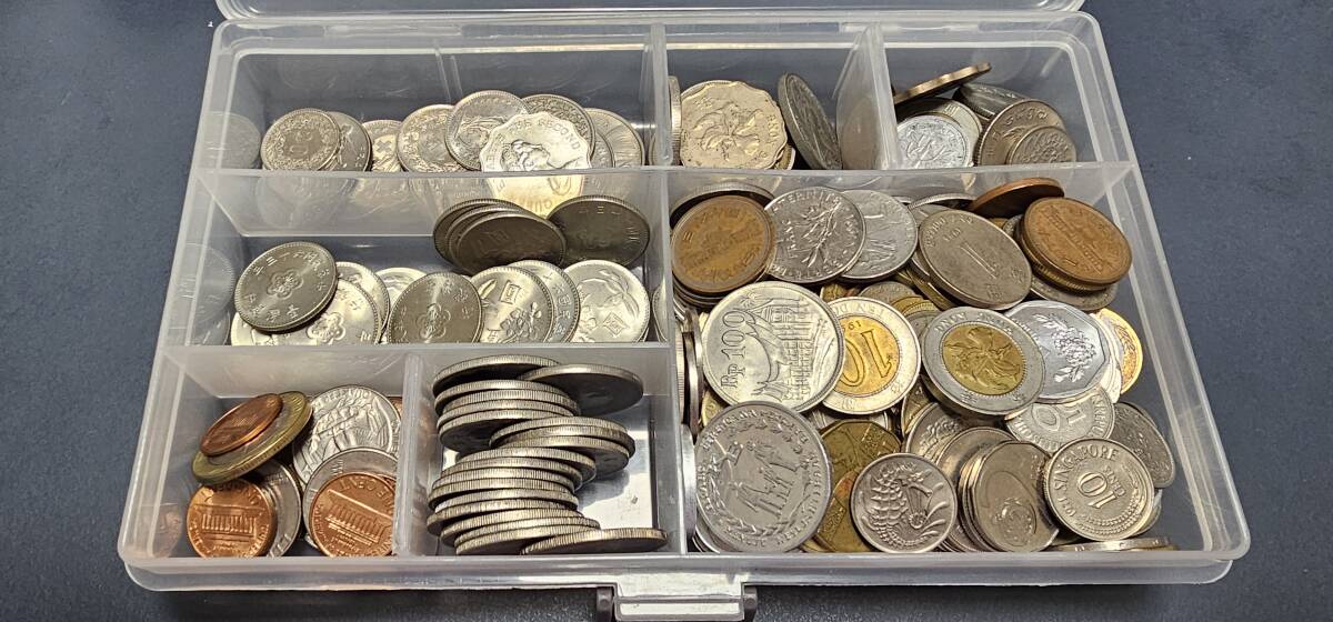 ◆◇外国コイン 古銭 紙幣 1.5kg以上 未選別 まとめ売り◇◆の画像1