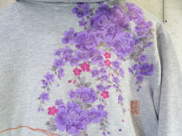 9140b18◆美品です◆絡繰魂 流儀 からくりだましい◆花柄 和柄刺繍 フルジップ スエットパーカー XL/トレーナー/ジャケット/スカジャン女性の画像6