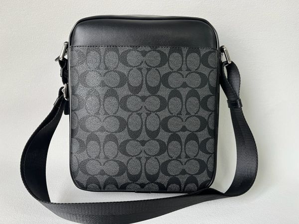 コーチ COACH ショルダーバッグ メンズバッグ 斜め掛けバッグ レザー ブラック 保存袋付き 新品未使用の画像2