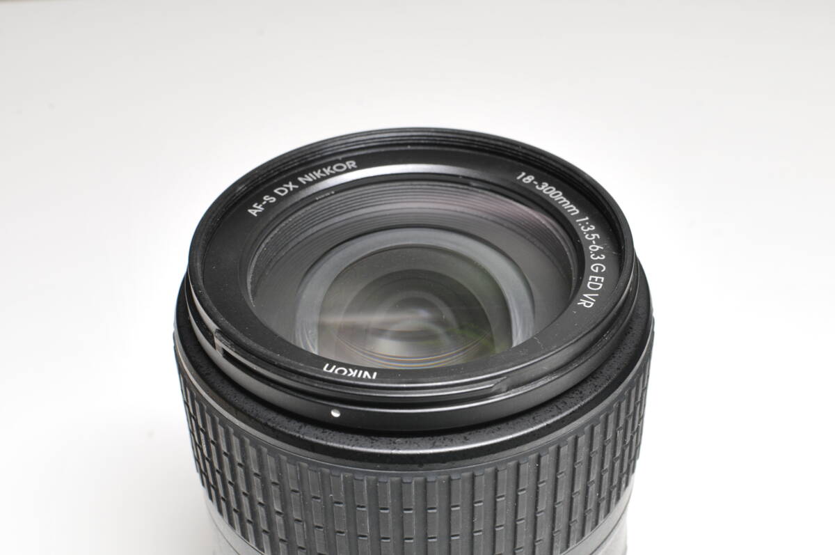 Nikon ニコン AF-S DX NIKKOR 18-300mm f/3.5-6.3G ED VRの画像2