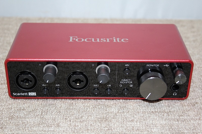 Focusrite Focusrite USBオーディオインターフェース Scarlett 2i2 gen.3の画像1