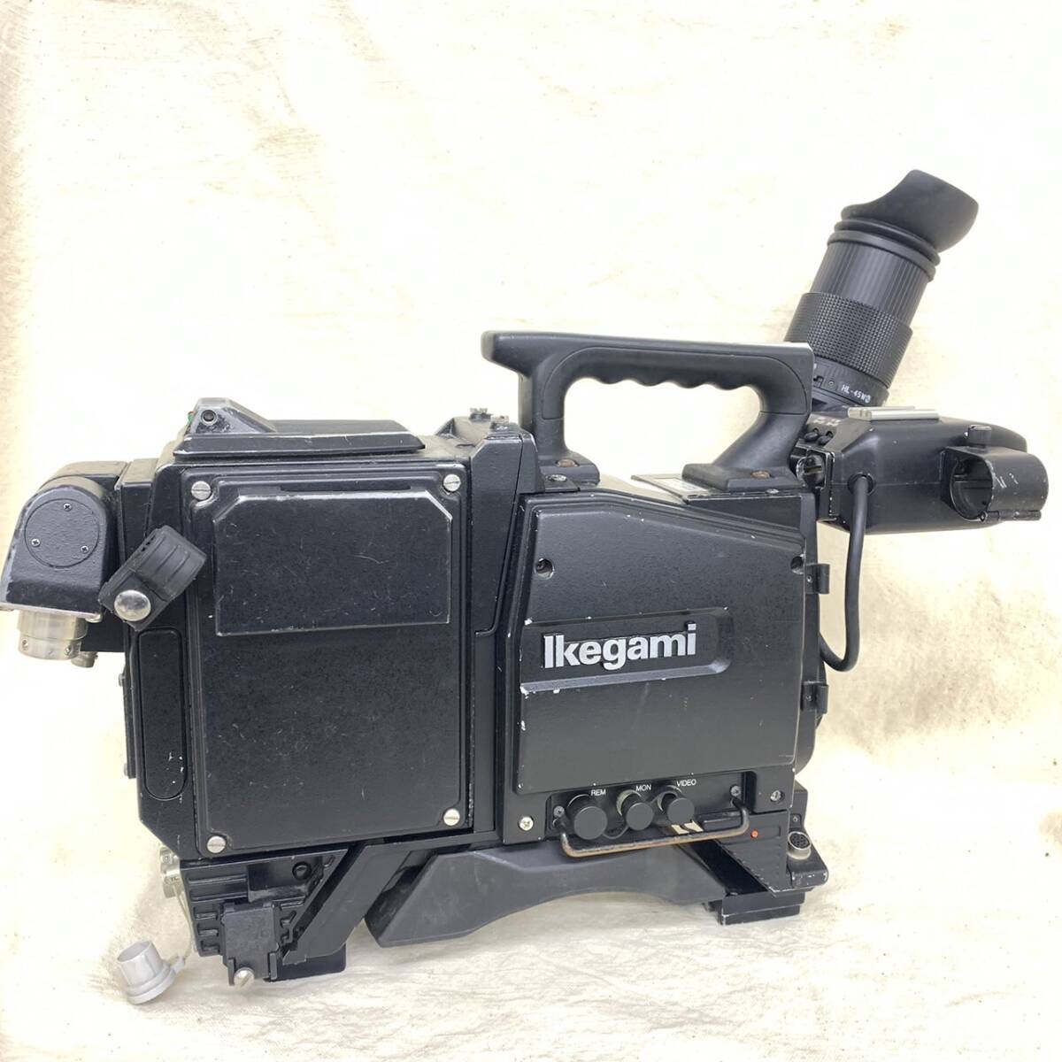 ☆池上/Ikegami！業務用ビデオカメラ！HL-45W N！VF 15-46付き！(NNW-087)「120サイズ」☆_画像1