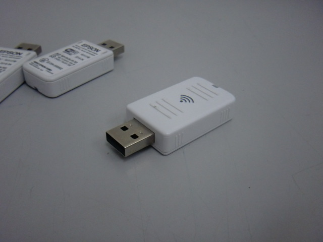 ☆3個セット！エプソン/EPSON プロジェクター用USBタイプ無線LANユニット ELPAP10！(MID-2720)「クリックポスト」☆の画像2