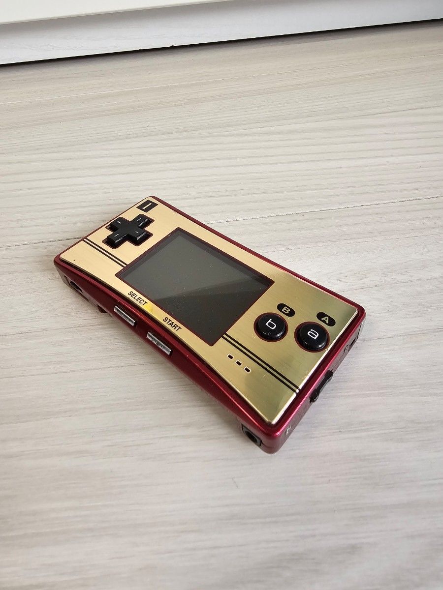 最終値下げ！　ゲームボーイミクロ GAME BOY micro Nintendo　ファミコン　カラー　ソフト　充電器付き　美品