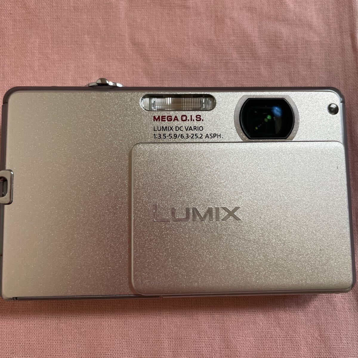 Panasonic LUMIX DMC-FP1 Panasonic Lumix серебряный компактный цифровой фотоаппарат цифровая камера темно синий teji электризация текущее состояние товар гарантия нет 