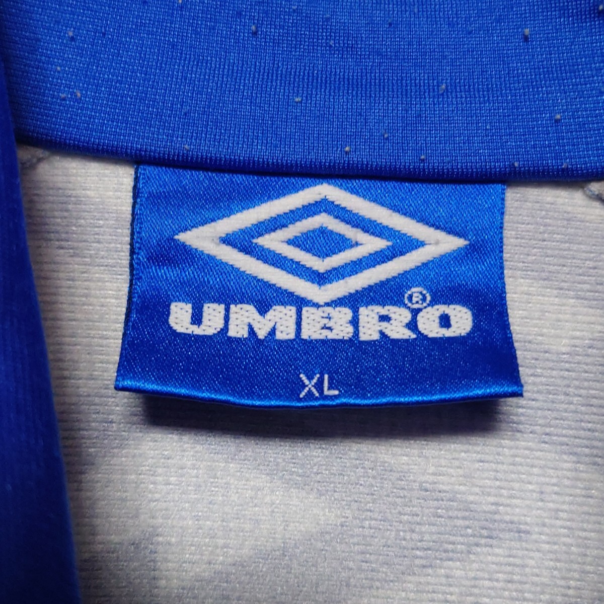 UMBRO Umbro 90s jersey jersey . hand geometrical pattern embroidery Logo one point thing 