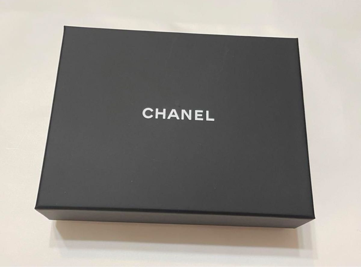 CHANEL シャネル リボン シュシュ ヘアゴム ホワイト ヘア CHANEL シャネル リボン シュシュ ヘアゴム ホワイト ヘア