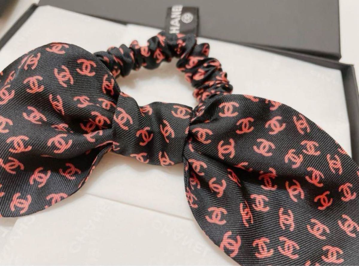 CHANEL シャネル リボン シュシュ ヘアアクセサリー ブラック 黒 CHANEL シャネル リボン シュシュ ヘアアクセサリー ブラック 黒