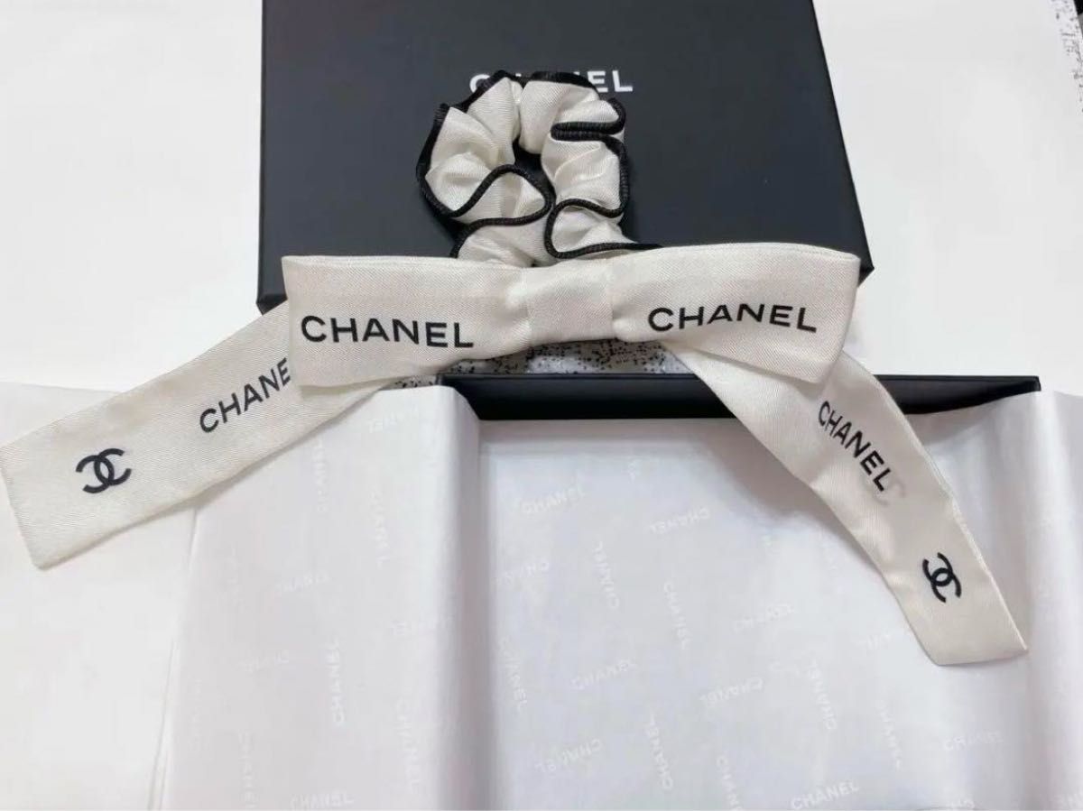 CHANEL シャネル リボン シュシュ ヘアゴム ホワイト ヘア CHANEL シャネル リボン シュシュ ヘアゴム ホワイト ヘア