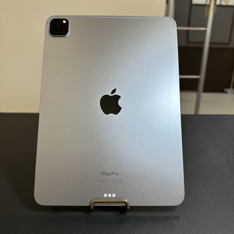 【新品同様品】iPad Pro 11インチ 第4世代 M2チップ搭載 256GB Wi-Fiモデル バッテリー100% MNXF3J/A 2022年秋モデル 極美品の画像3
