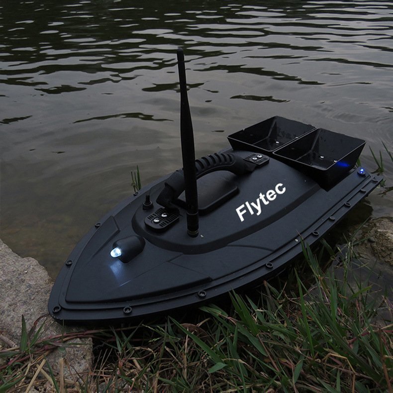 フィッシュファインダー 餌撒きタンク付き フィッシング 釣り ラジコンボート 船 1.5Kg積載可能_画像2