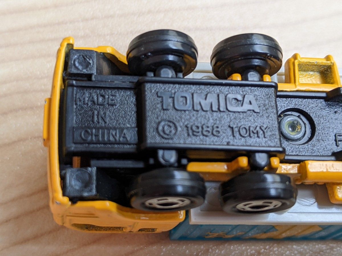 トミカ TOMICA  三菱ふそう コンテナ トラック FUSO TRUCK 1988 レア廃盤品 絶版品　希少　レア