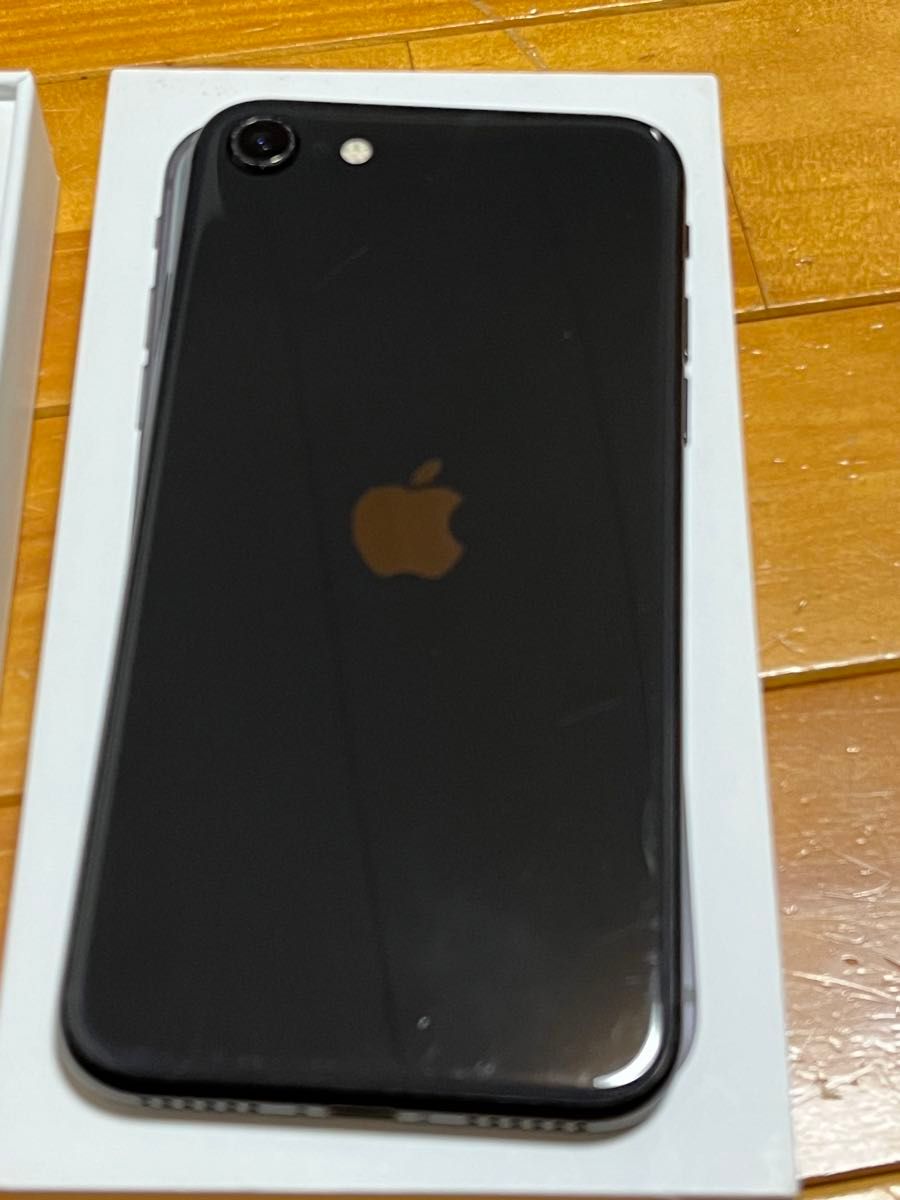 Apple iPhone SE2 64GB バッテリー84% Apple iPhone SE2 64GB バッテリー84%