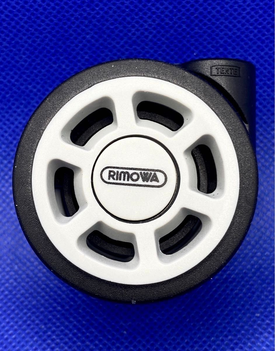 RIMOWA リモワ Wマルチホイール4個 50㎜ 未使用 グレー 新ロゴ RIMOWA リモワ Wマルチホイール4個 50㎜ 未使用 グレー 新ロゴ