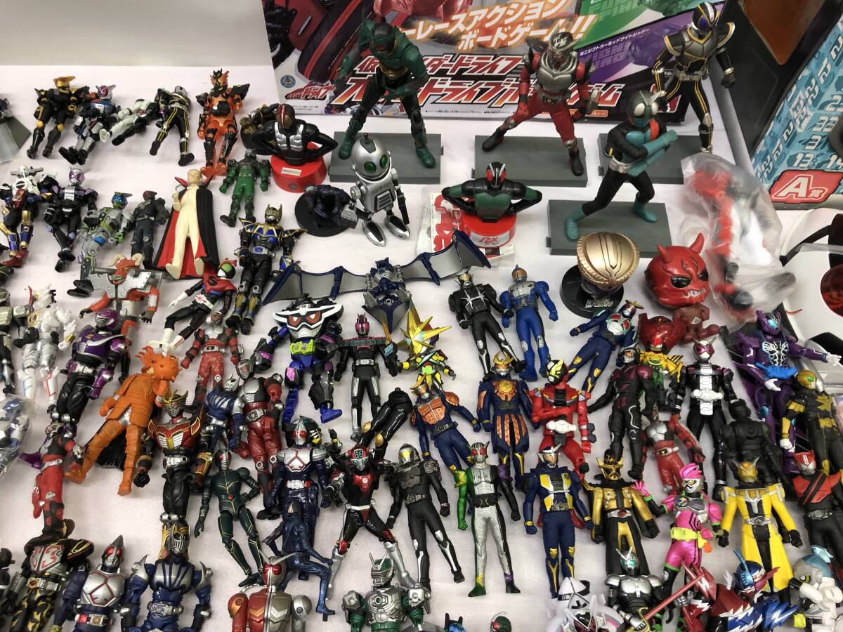 ☆☆【ジャンク】仮面ライダー 大量セット 超合金 グッズ フィギュア ミニチュア キーホルダー カブト ヘルメット 動作未確認 140サイズの画像6