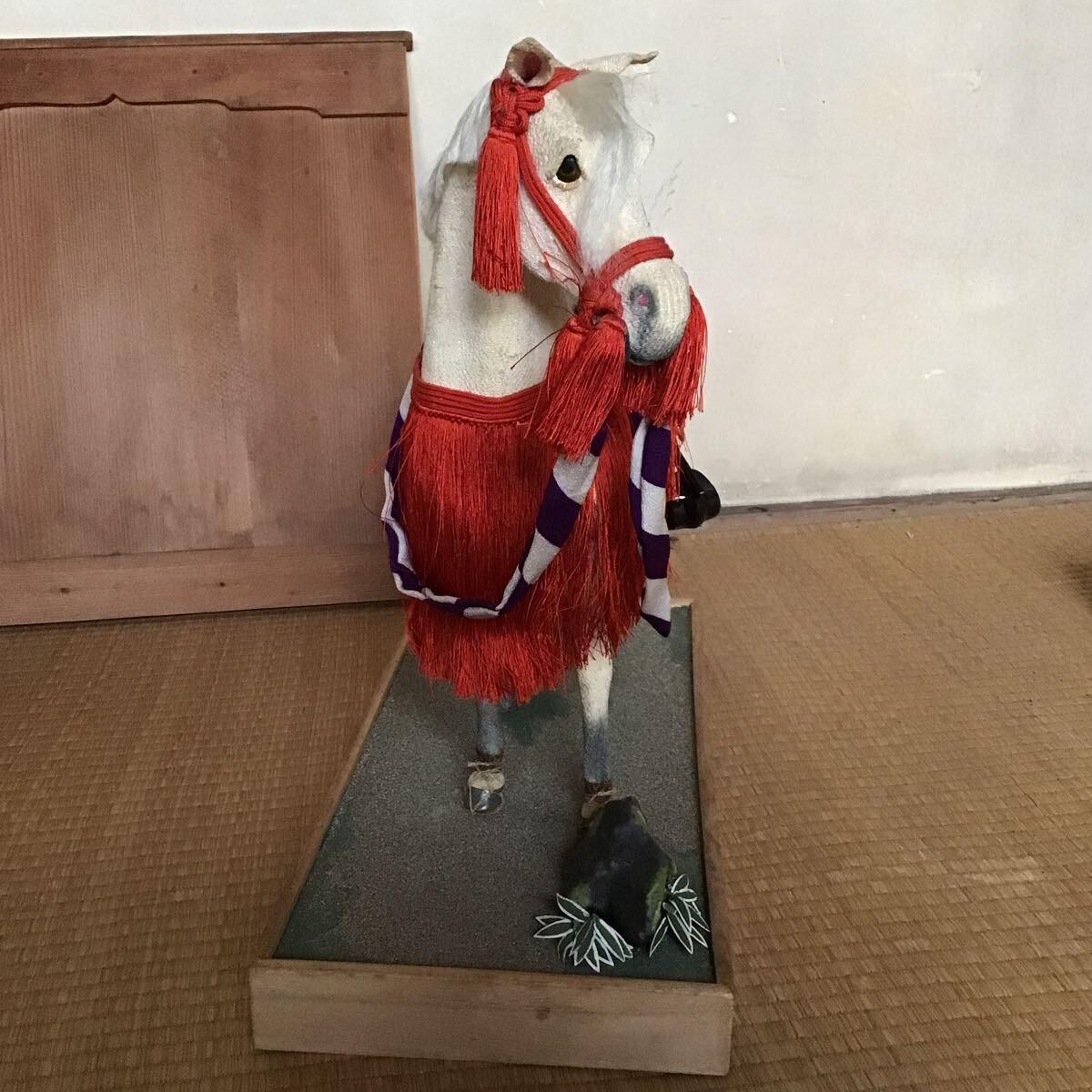 京都 飾り馬 縮緬細工 木目込人形 馬 置物 飾馬 共箱入 五月人形 京都 飾り馬 縮緬細工 木目込人形 馬 置物 飾馬 共箱入 五月人形
