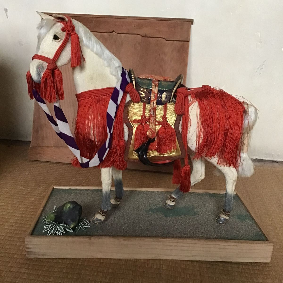 京都 飾り馬 縮緬細工 木目込人形 馬 置物 飾馬 共箱入 五月人形 京都 飾り馬 縮緬細工 木目込人形 馬 置物 飾馬 共箱入 五月人形