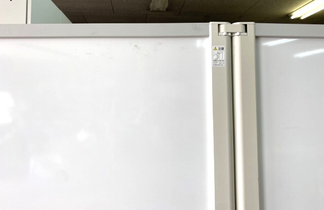 福岡発　ホワイトボード　3連パーテーション　(約)幅2750×高さ1790mm　マグネット可_画像4