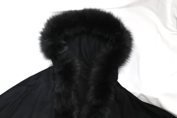 《美品》SAGA　FURS　サガファー　カシミア/ブルーフォックス/ラビット　サイズM～L　ポンチョ/ショール/毛皮/ファー_画像3