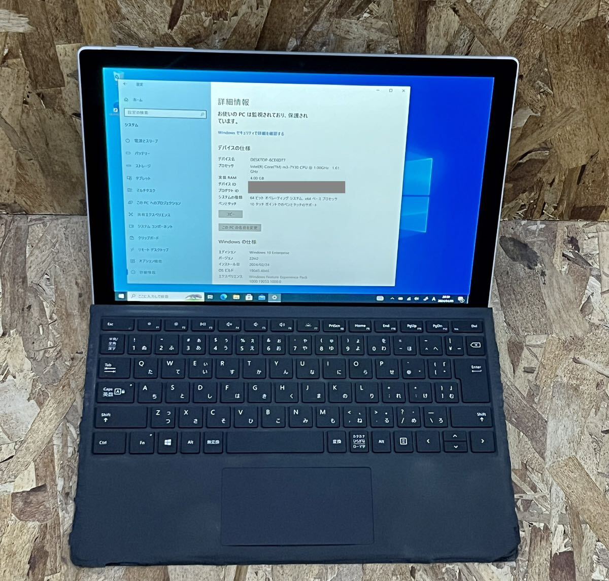 ② Microsoft Surface Pro5 / モデル1796 / 128GB /メモリ4G /タイプカバー付き/ Windows10 リカバリ済