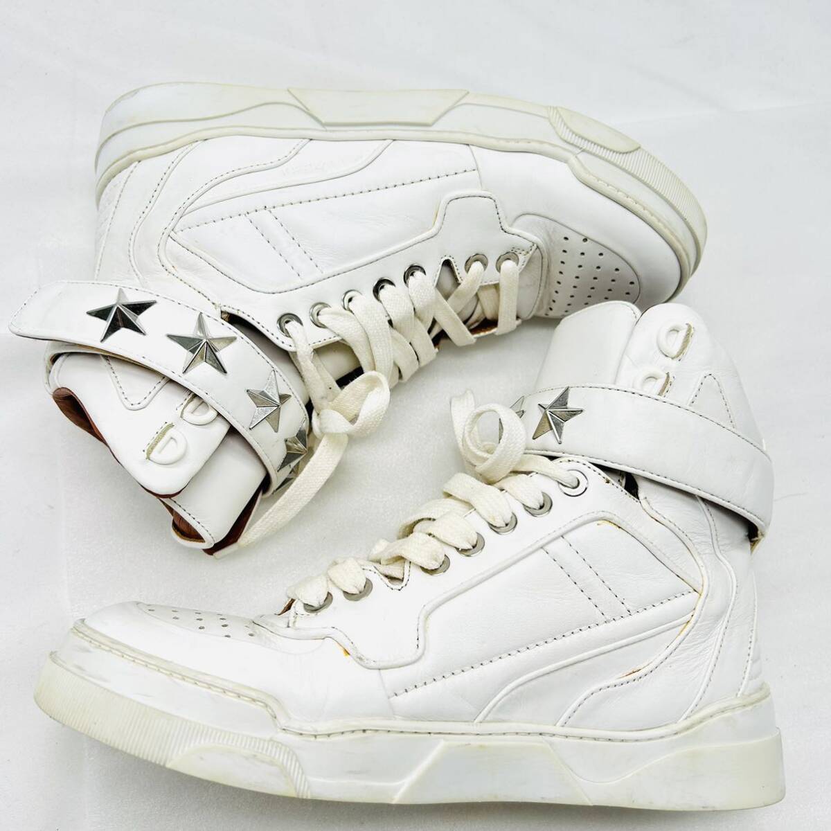 GIVENCHY ジバンシー スニーカー ハイカット ホワイト スタッズ GIVENCHY ジバンシー スニーカー ハイカット ホワイト スタッズ