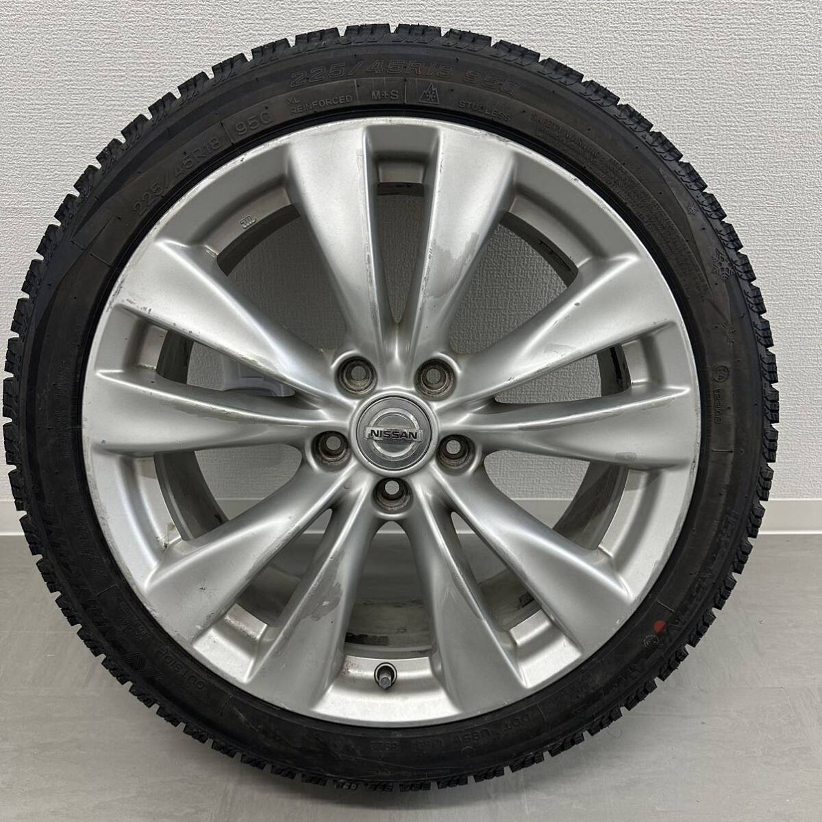 日産純正 Y51フーガ純正 18インチ ナンカンAW-1 スタッドレスタイヤ 225/45R18 8J+43 ハブ66mm_画像2