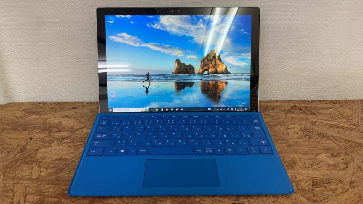 【ジャンク品】Microsoft Surface Pro 4 1724 12.3型 / Core i7-6650U / 16GB RAM / SSD 256GB（アダプター付）の画像1