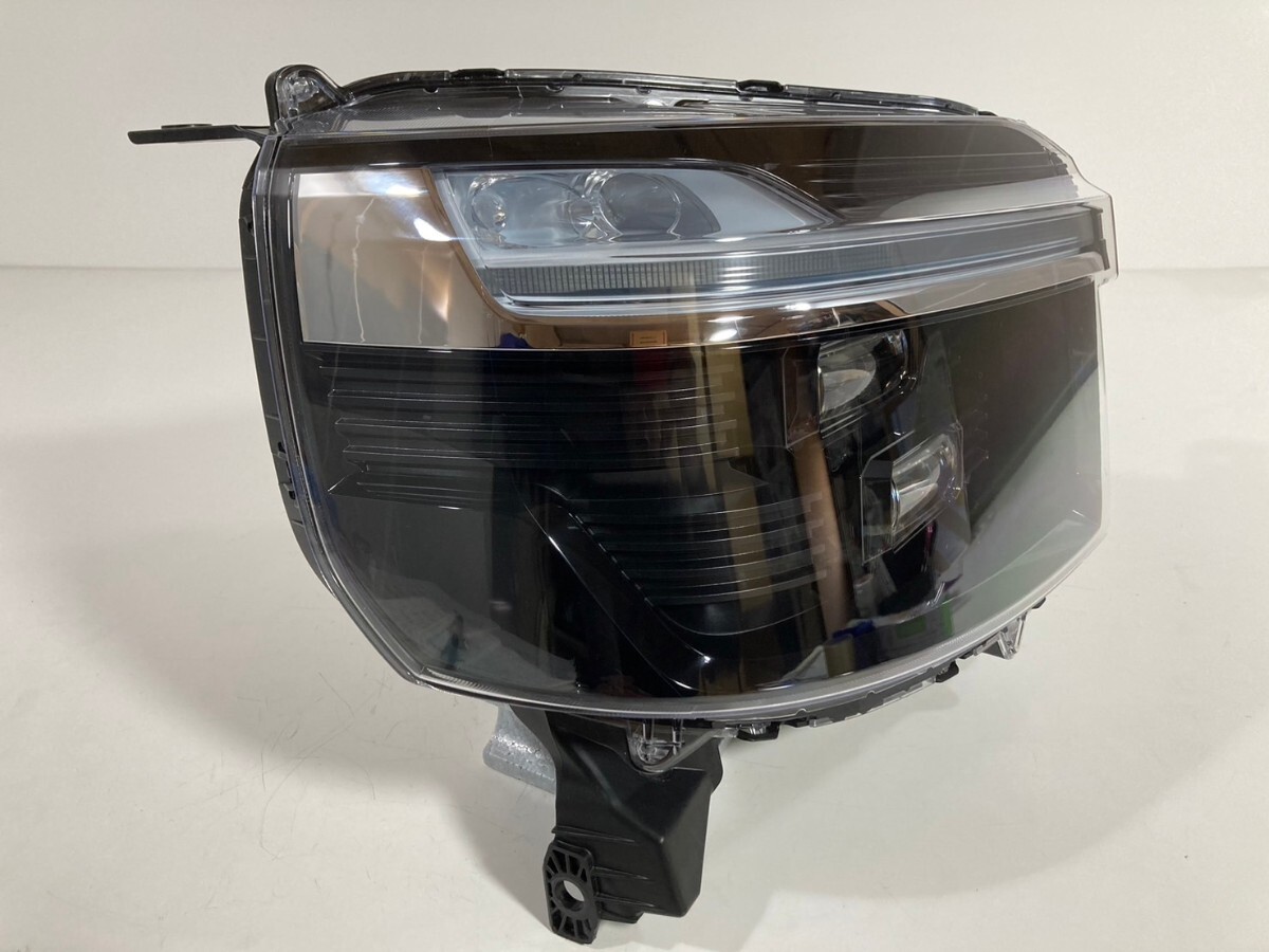 ホンダ純正 JF5/JF6 N-BOX カスタム LED ヘッドライト 右側 ホンダ純正 JF5/JF6 N-BOX カスタム LED ヘッドライト 右側