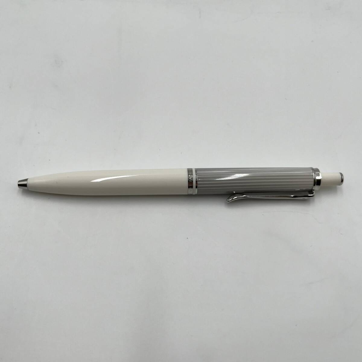 [ не использовался товар ]Pelikan пеликан Hsu be полоса K405 белый серебряный шариковая ручка полоса knock тип кисть регистрация . с коробкой 
