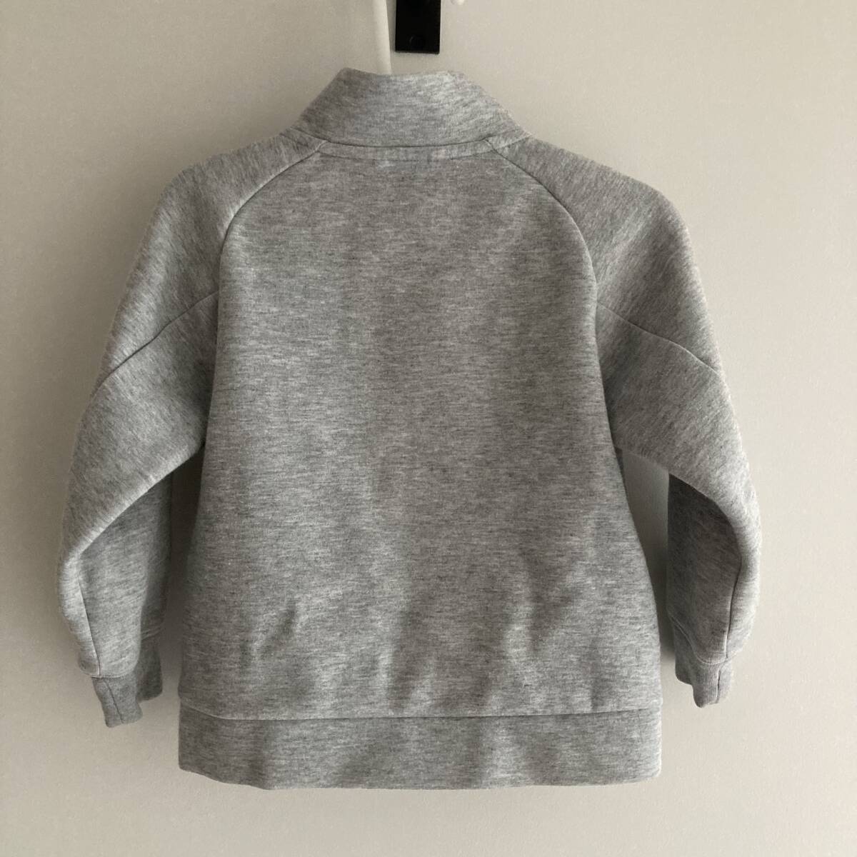 UNIQLO KIDS 435828 ドライストレッチ スウェットジャケット（長袖）03 GRAY 100 USED ユニクロ キッズ SPORT UTILITY WEAR_画像2