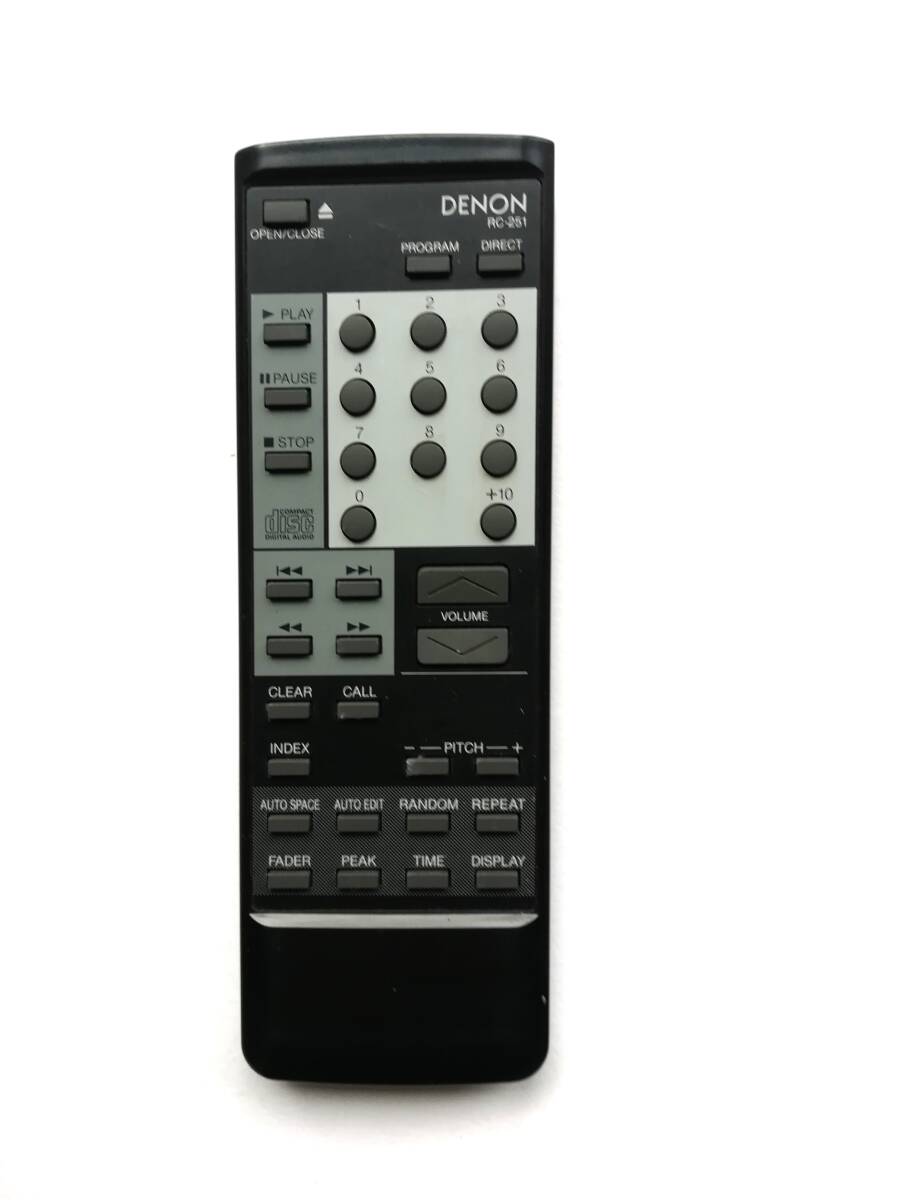  ★島kA 80 除菌・簡易清掃済 DENON DIGITAL AUDIO Disc リモコン RC-251 赤外線発光確認済☆★ _画像1