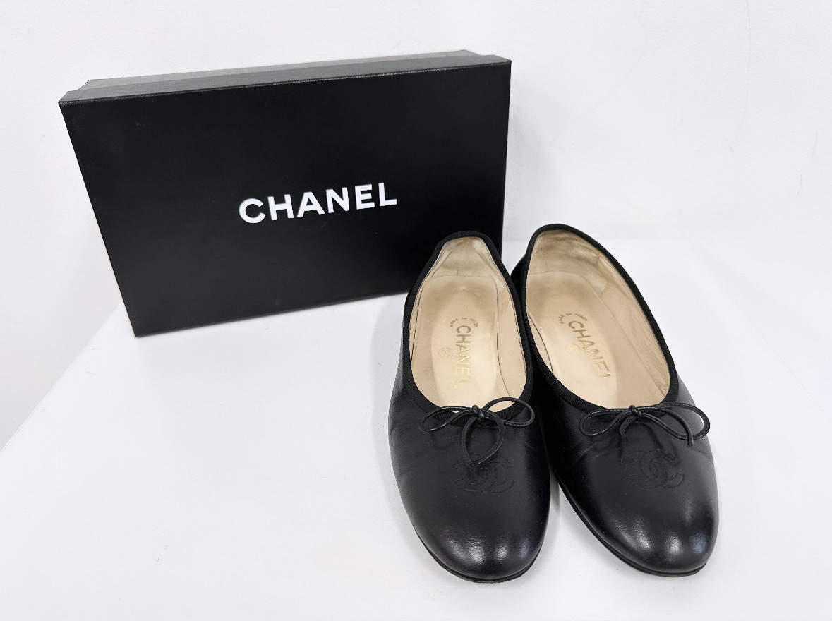 100円～◆CHANEL シャネル 36.5 (23.5) フラットシューズ バレエシューズ リボン ココマーク バレリーナ パンプスの画像1