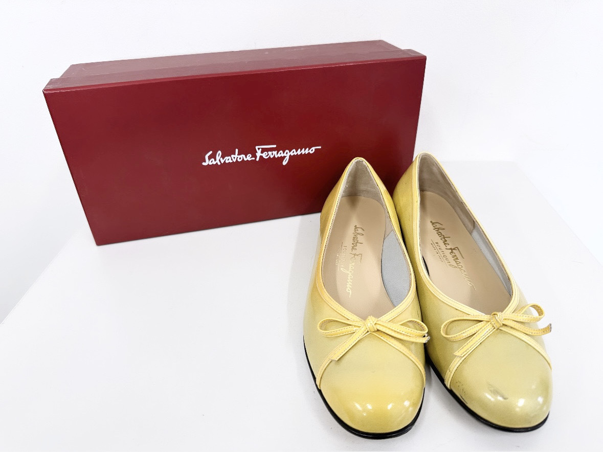 100円～◆Salvatore Ferragamo サルヴァトーレフェラガモ 箱付き 61/2(24cn) パンプス リボン イエロー フェラガモ 靴 黄色_画像1