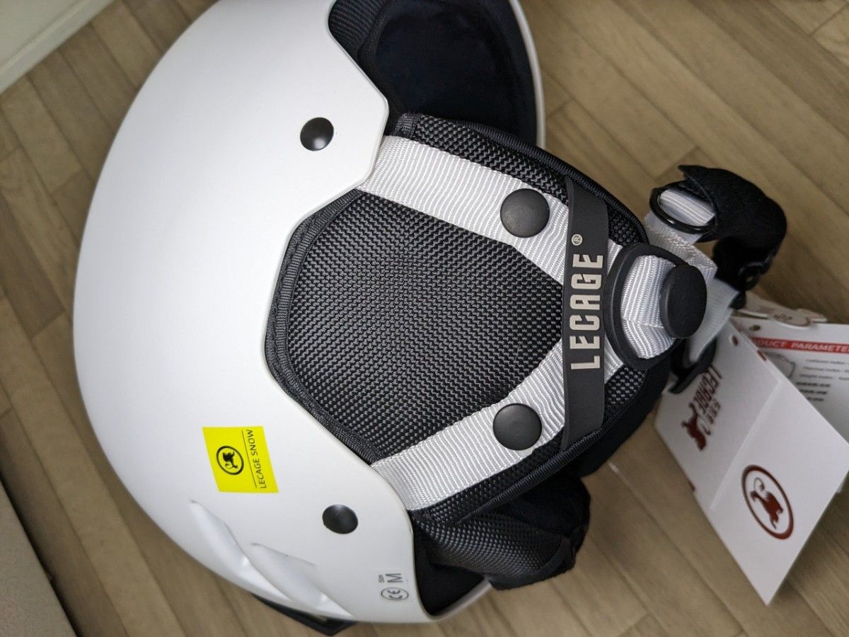 [LECAGE] スキー スノーボード　ヘルメット調整可能 取り出し可能 スキーゴーグル対応 新古品 ホワイト