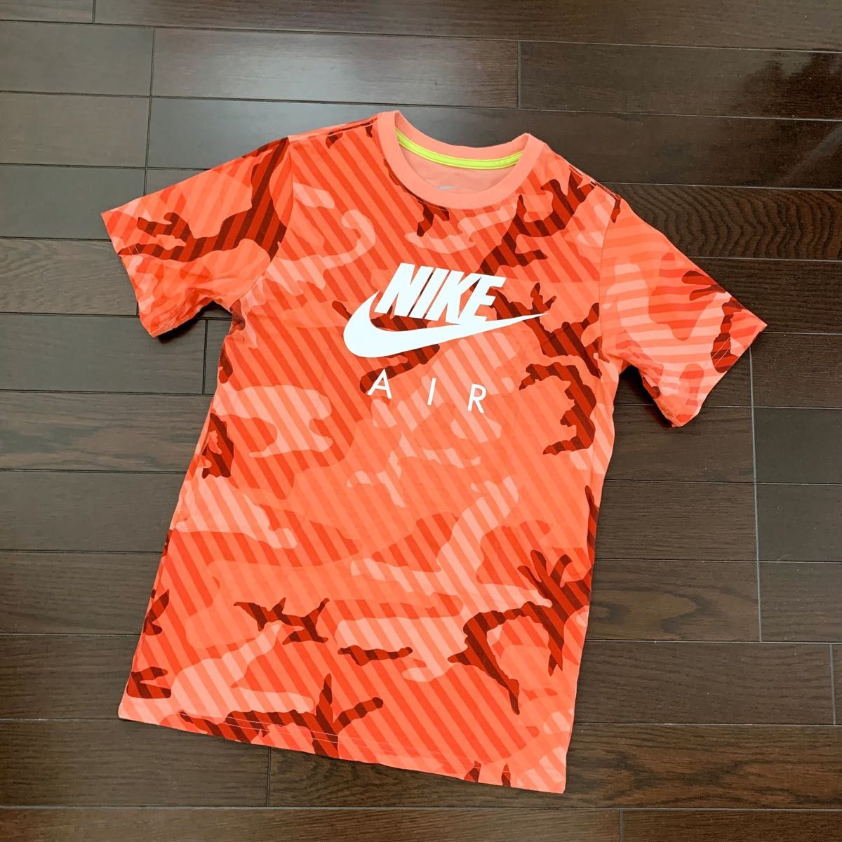 着用浅【超美品】しっかり素材★レアで可愛い迷彩柄《NIKE／ナイキ》Tシャツ　レディースS〜M程度 ジュニア