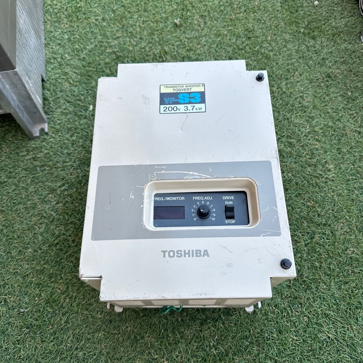 4D101 東芝 インバーター TOSHIBA TRANSISTOR INVERTER TOSVERT VFS3-2037P 200V 2.7kW 保証付き　インボイス対応