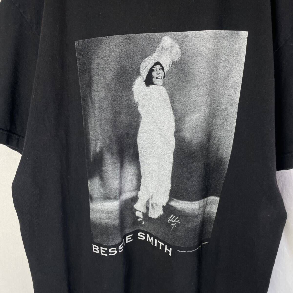 90's ALSTYLE APPAREL&ACTIVEWEAR 半袖プリントTシャツ 古着 Lサイズ ブラック ベッシー・スミスの画像2